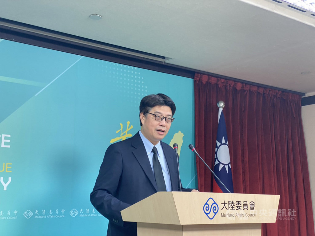 陸委會發言人邱垂正(圖)29日在例行記者會上,被詢及金仁寶集團董事長許勝雄是否延長代理海基會董座時表示,相關人事安排如有確定訊息,會對外說明。中央社記者賴言曦攝 109年10月29日