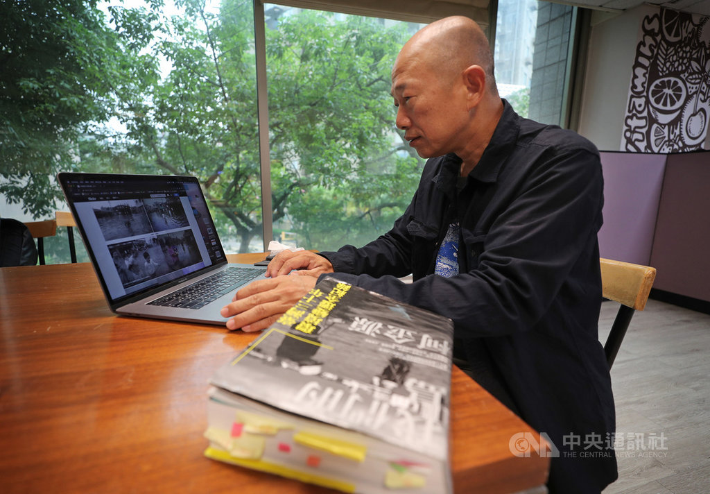 國家文藝獎電影類得主柯金源入行30多年,是金鐘獎得獎常客,也獲台灣國際紀錄片影展傑出貢獻獎、卓越新聞獎新聞志業特殊貢獻獎等。他認為,「每一次的得獎,都是對團隊最大的鼓勵,大家比較不會覺得那麼孤單。」中央社記者裴禛攝 109年10月29日