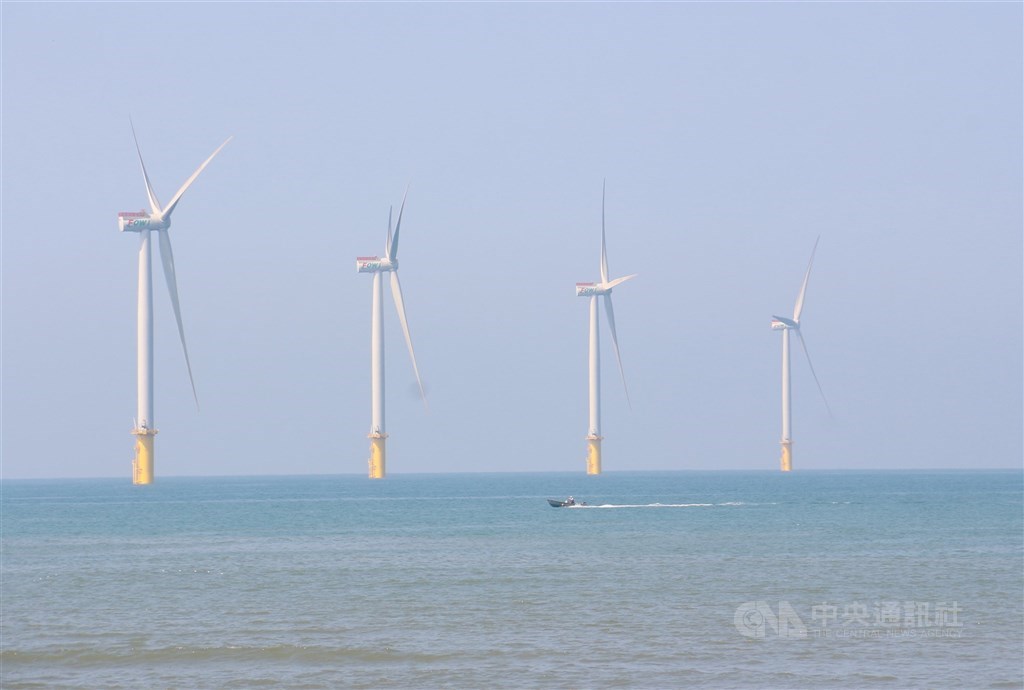 經濟部投審會29日再通過丹麥商沃旭能源4件貸款增資離岸風場案,約新台幣180億元。(中央社檔案照片)