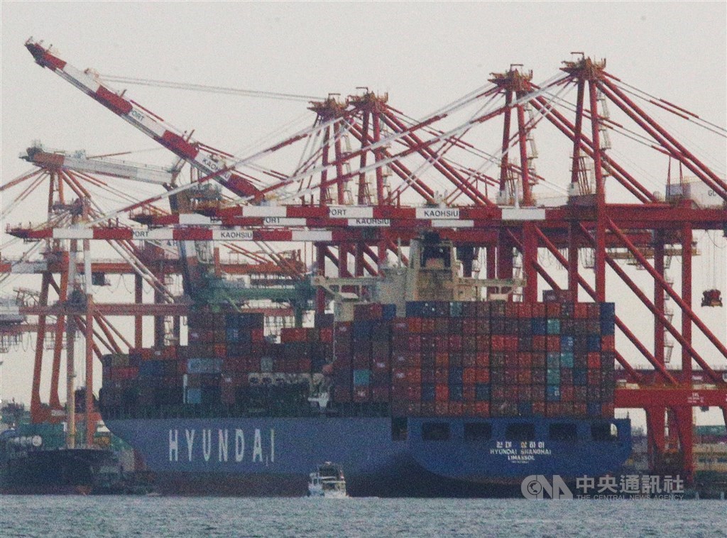 主計總處30日公布第3季經濟成長率概估為3.33%,較8月預測數2.01%大幅增加1.32個百分點。(中央社檔案照片)