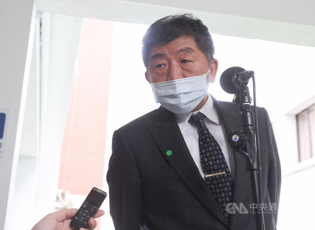 世界衛生大會(WHA)開議,大會主席裁示「邀請台灣作為觀察員參加世衛大會」不列入議程。衛福部長陳時中10日受訪表示,參與國際組織是一步一步來,每次都有一些進步,會持續努力。中央社記者謝佳璋攝 109年11月10日