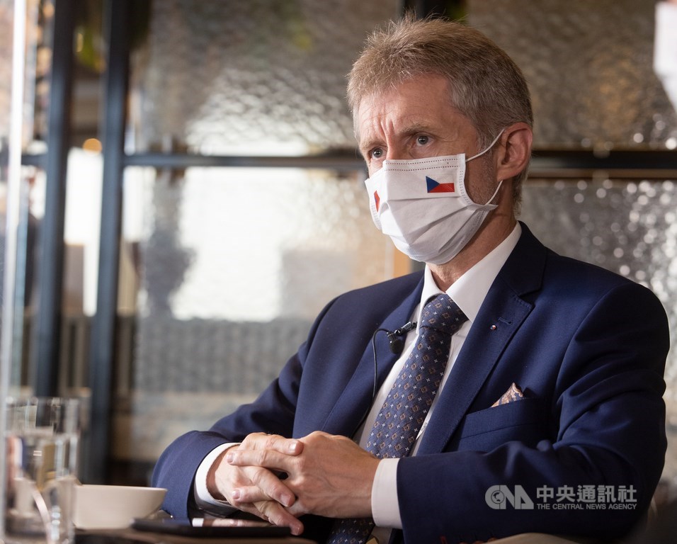 捷克參院11日舉行改選後的第一次集會,現任議長維特齊成功連任。(中央社檔案照片)