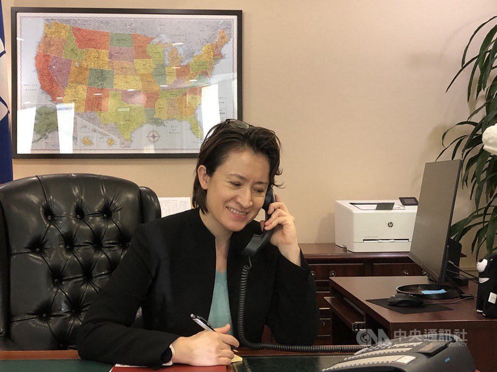 駐美代表蕭美琴致電美國總統當選人拜登的外交政策顧問布林肯,代表中華民國政府祝賀拜登與副總統當選人賀錦麗。蕭美琴說,台灣期待持續與美國深化雙邊密切的合作關係。(駐美代表處提供)中央社記者江今葉華盛頓傳真 109年11月15日