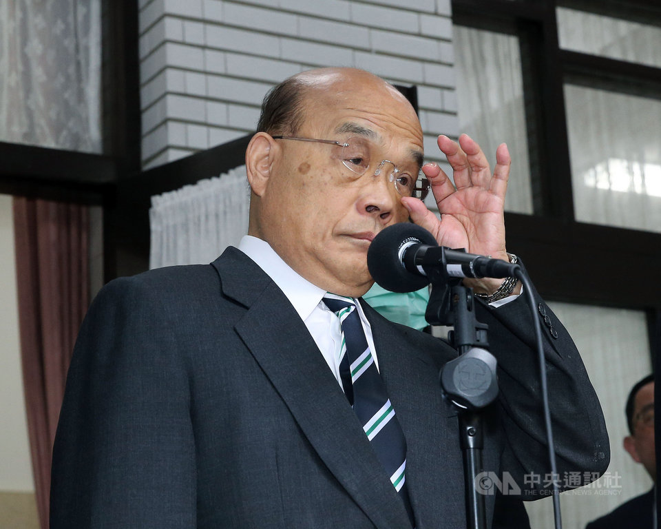 對於區域全面經濟夥伴關係協定(RCEP)成形,行政院長蘇貞昌17日受訪表示,政府跟業者早已超前部署,也有很多業者已在各國完成布局,「衝擊當然會有,但不是那麼大」。中央社記者郭日曉攝 109年11月17日
