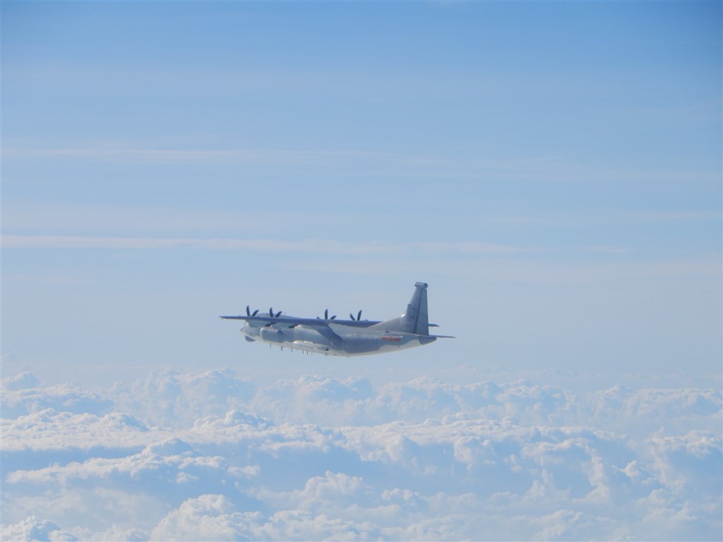 空軍18日發布共機動態,共軍1架運9通信對抗機侵犯台灣西南防空識別區(ADIZ),空軍派遣空中兵力應對,防空飛彈追蹤監控。圖為運9同型機。(圖取自國防部網頁www.mnd.gov.tw)