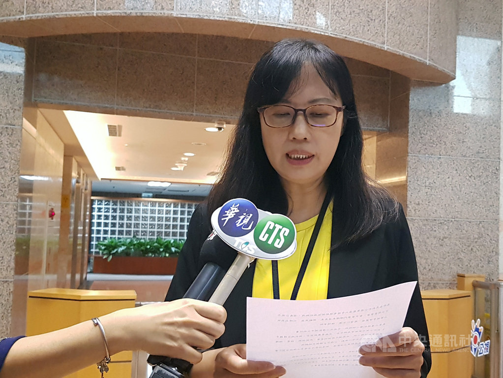 國家通訊傳播委員會(NCC)否決中天新聞台換照案,誰將入主52頻道成外界關注焦點。公視代理總經理徐秋華19日表示,公視、華視將成立公廣新聞台規劃小組,積極爭取前進52台。中央社記者鄭景雯攝 109年11月19日