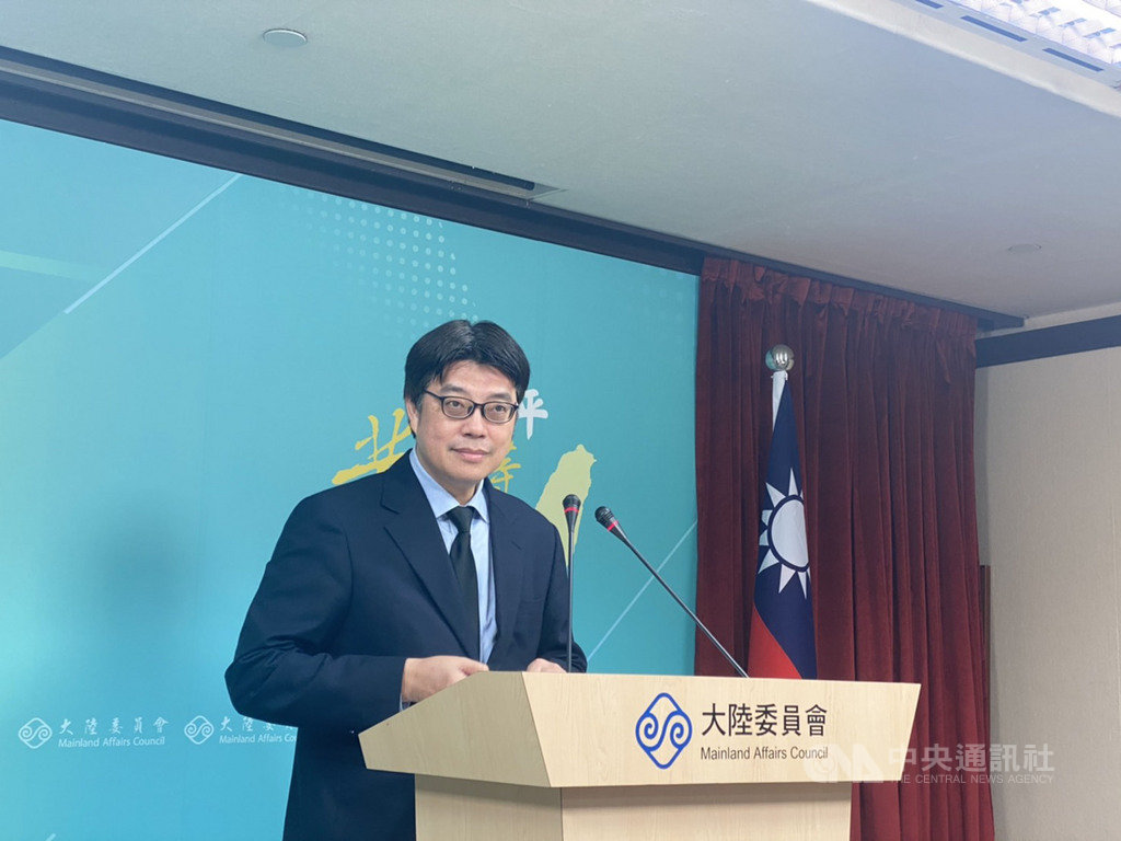 陸委會發言人邱垂正(圖)19日再度提醒中國大陸媒體駐台記者,勿在台製播節目,違者將依法處理。中央社記者賴言曦攝 109年11月19日