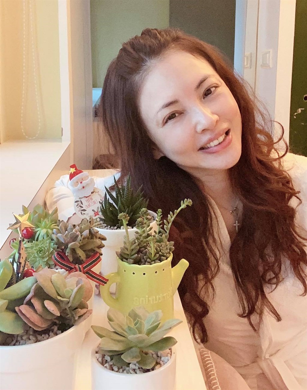 藝人何如芸(圖)不滿丈夫王敏錡接送、餽贈財物給何女,還共同出國,提告侵害配偶權並求償新台幣500萬元。台北地方法院19日開庭,王男律師聲請不公開審理,法官並未接受。(圖取自facebook.com/michelleho0129)