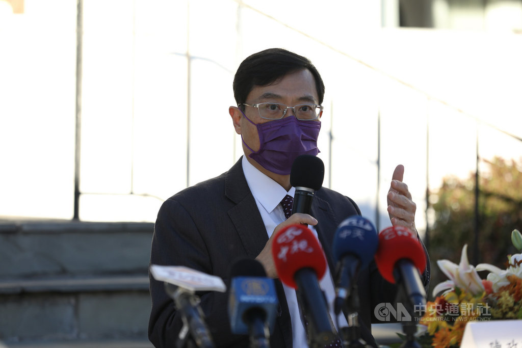 率團訪美的經濟部次長陳正祺(圖)20日出席台美經濟繁榮夥伴對話,他會後在記者會上說,美國國務次卿柯拉克在會中讚許台灣在科技上的表現,宣布要與台灣展開科技合作協定諮商。中央社記者徐薇婷華盛頓攝 109年11月21日