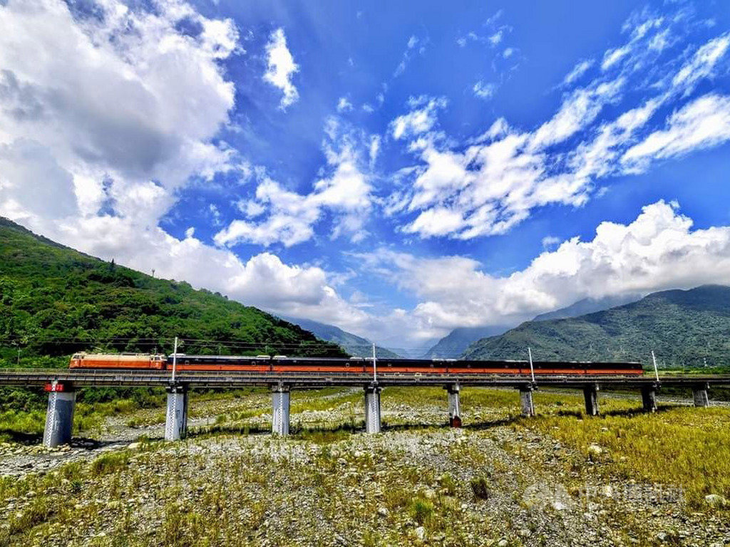 台鐵首列以美學打造的觀光列車「鳴日號」預計民國110年初正式營運,10月公開招商,多家業者競標「鳴日號」經營權,台鐵23日指出,由雄獅旅行社獲選第一優勝廠商。(台鐵提供)中央社記者汪淑芬傳真 109年11月23日