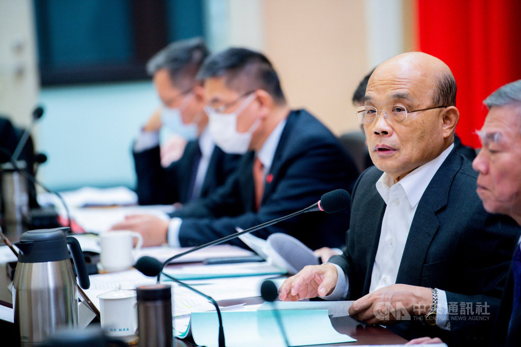 蘇貞昌23日主持「行政院第28次毒品防制會報」時表示,因疫情的關係,政府未召開大型會報,但已就毒品防制舉辦多場會議、成效良好。當國外武漢肺炎爆發二次疫情時,台灣相對穩定,因此召開毒品防制會報。(行政院提供)中央社記者陳俊華傳真 109月11月23日