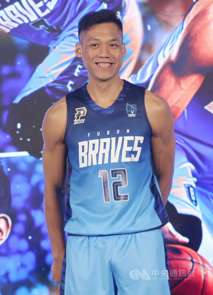 台灣職籃聯盟P.League+桃園領航猿隊第3名洋將揭曉,為前NBA洛杉磯快艇後衛華倫(Willie Warren),台北富邦勇士球星林志傑(圖)曾在CBA與華倫同場較勁,他24日表示,華倫不好守。中央社記者張新偉攝 109年11月24日