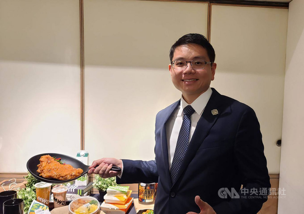 揚秦國際旗下有早午餐連鎖餐飲品牌「麥味登」預計12月16日掛牌上櫃,執行長卓靖倫表示,未來展店計畫方面,麥味登將以全台重返1000店為2021年目標。中央社記者江明晏攝 109年11月25日