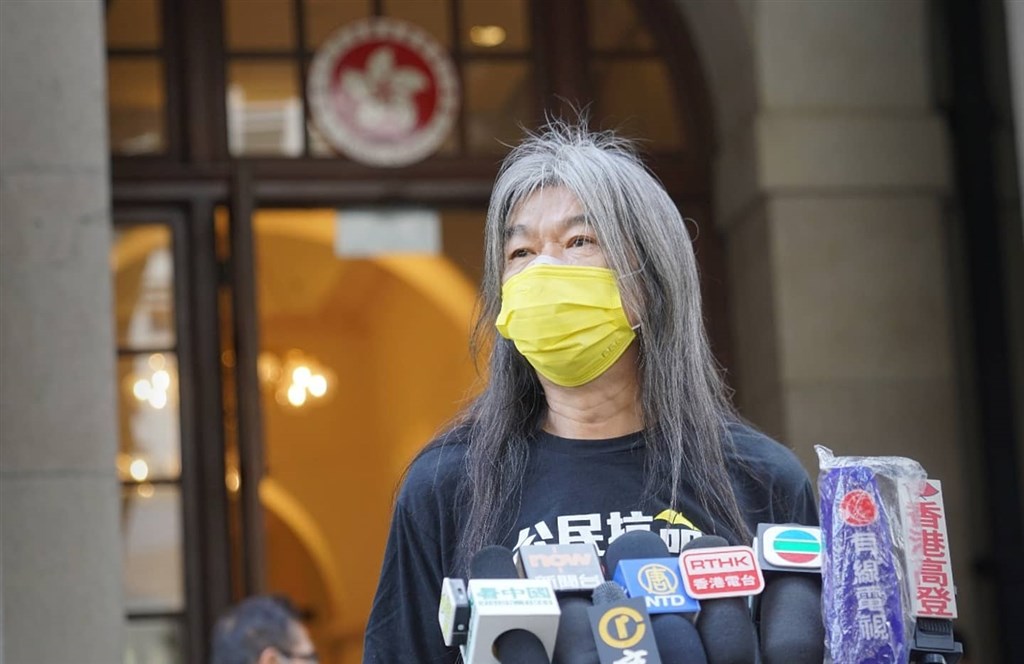 香港前立法會議員梁國雄(圖)入獄後,獄警按照規定剪去他的長髮。香港終審法院27日裁定本地監獄的做法屬於性別歧視。(圖取自梁國雄臉書facebook.com)