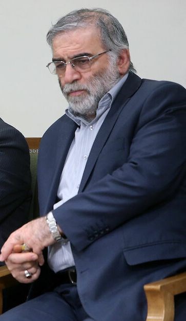 伊朗最重要核子科學家法克里薩德(圖)27日遭刺殺身亡後,伊朗武裝部隊參謀長巴格瑞警告,將對幕後策劃攻擊者施以「嚴厲報復」。(圖取自伊朗最高領導人哈米尼辦公室網頁english.khamenei.ir)