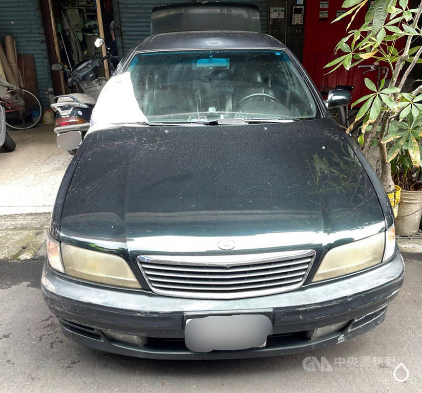 新北市一名林姓男子偷車後大膽開贓車逛街,遇上警方攔查不但拒檢還加速衝撞逃逸,警方狂追8公里後逮人送辦。(民眾提供)中央社記者沈佩瑤傳真 109年11月28日