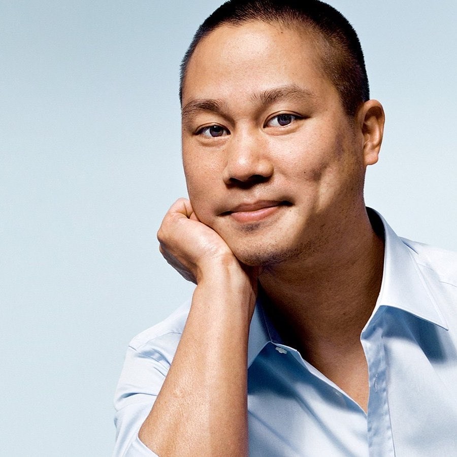 網路鞋商Zappos的台裔執行長謝家華在領導公司20年後最近宣布退休,27日傳出他因火災受傷身亡,享年46歲。(圖取自instagram.com/zappos)