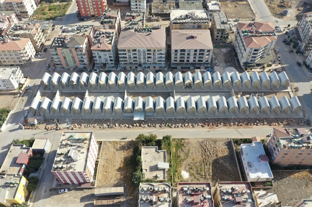 台灣-雷伊漢勒世界公民中心空拍(圖)。此一建築群擁有52個拱形屋頂,以用來隔開土耳其、敘利亞的邊界圍牆分隔出52個空間單元。(裘振宇提供)中央社記者何宏儒安卡拉傳真 109年11月29日