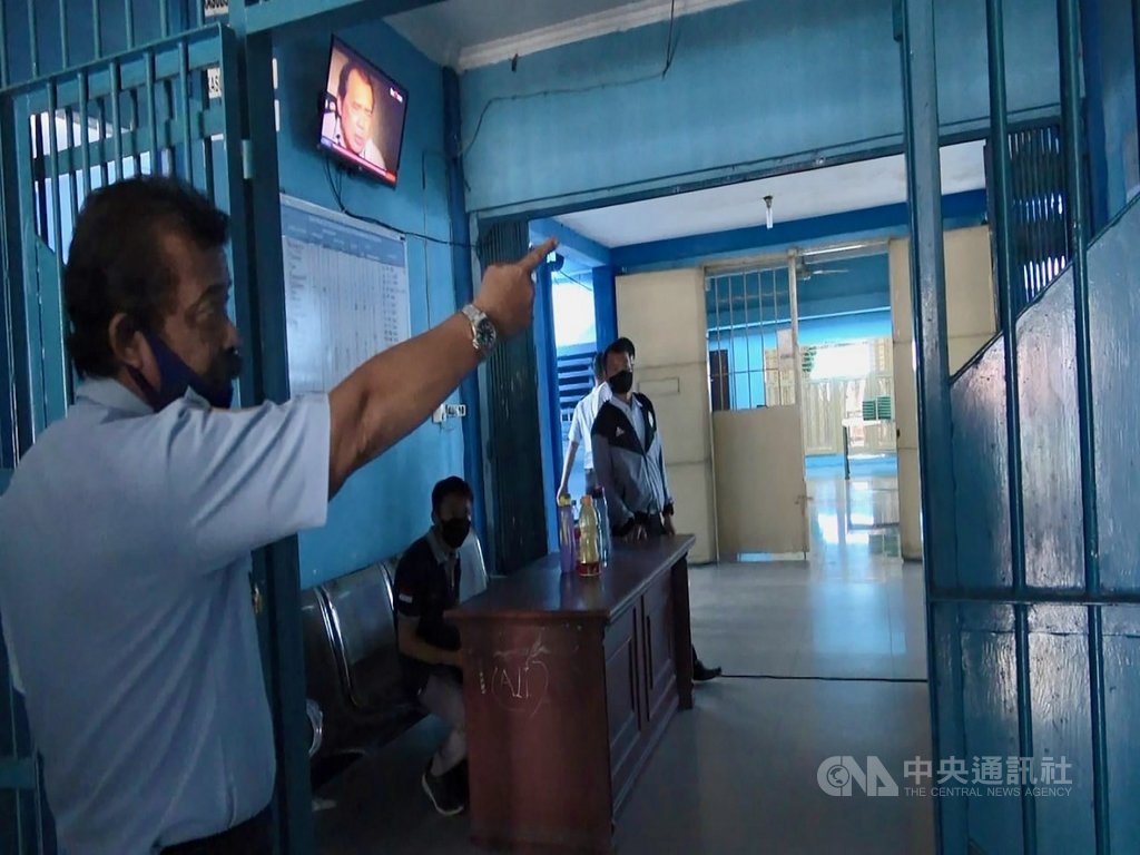 印尼棉蘭看守所主任亨德拉莫寇24日指出,看守所處理阿富汗難民卡西姆關押事件,一切依標準作業程序,沒有疏失。中央社記者石秀娟棉蘭攝 109年11月30日