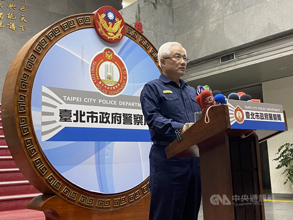 台北市警察局中正第一分局長陳明志的女兒戰媒體惹議,又被質疑未迴避利弊拍交通宣導影片。市警局副局長邱寬愉(圖)1日說,本案已請督察室介入調查,若發現不法,絕對嚴辦。中央社記者黃麗芸攝 109年12月1日