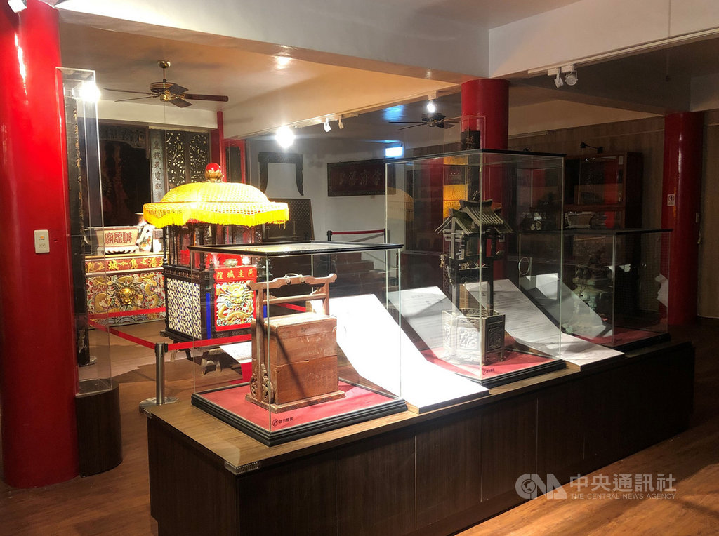 「浯島城隍廟文物特藏館」是由金門縣文化局輔導浯島城隍廟管理委員會成立,館內陳列與金門宗教文化與歷史密切相關文物。(金門縣政府提供)中央社記者黃慧敏傳真 109年12月1日