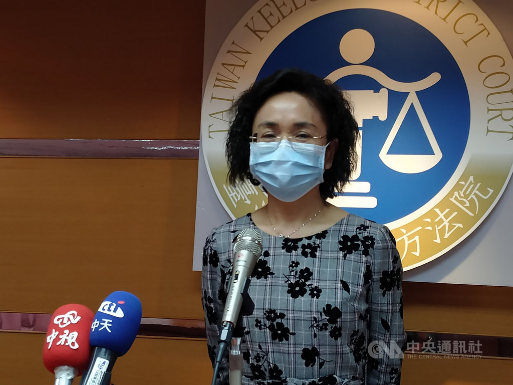3名少年一個月內施用內含PMMA(俗稱強力搖頭丸)咖啡包致死。基隆地院審理後,2日判決販毒集團陳姓、吳姓和劉姓男子25年、25年和19年徒刑,此案審判長劉桂金(圖)說明判決內容。中央社記者王朝鈺攝 109年12月2日