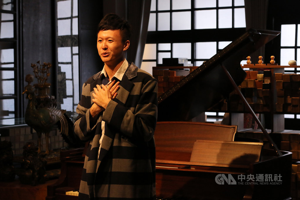 電影「時下暴力」導演廖哲毅(圖)近年致力打造沉浸式娛樂展演,繼發表2016年的「釵」後,再度推出新作「來生簽證」。(三嘂股份有限公司提供)中央社記者葉冠吟傳真 109年12月2日