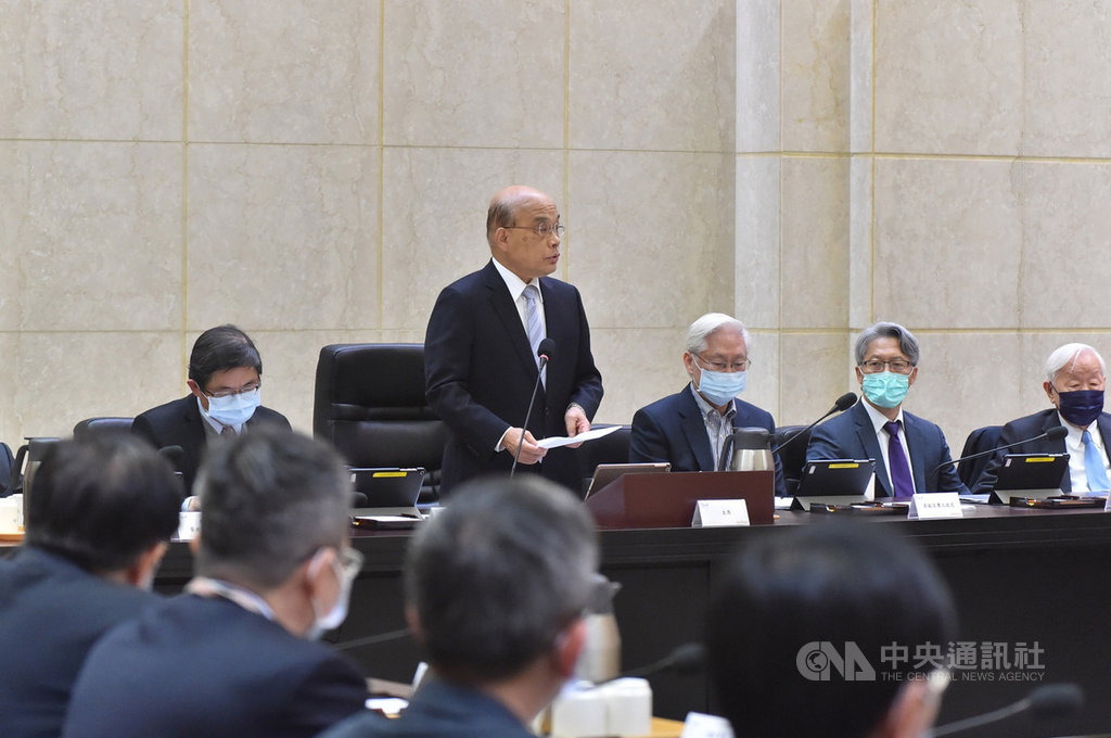 行政院長蘇貞昌今天主持科技會報時表示,政府重視台灣國力基礎的科技發展,並將從預算、環境、人才等各面向,全面投入推動科技發展。(行政院提供)中央社記者余祥傳真 109年12月3日