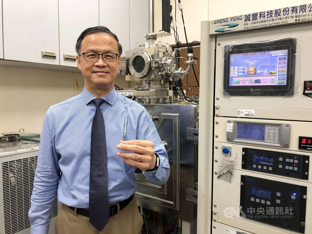 台灣科技大學材料科學與工程系教授朱瑾帶領團隊,將金屬玻璃技術應用在刺青針具上,研究成果登上國際期刊「科學報導」。(台科大提供)中央社記者陳至中台北傳真 109年12月4日