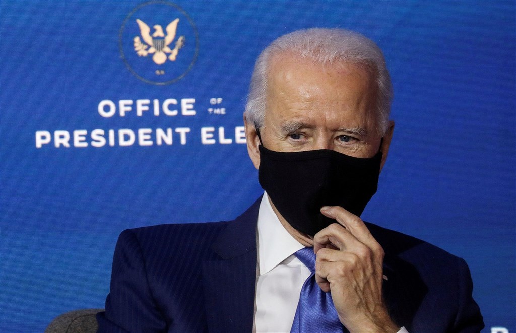 民主黨籍總統當選人拜登(圖)3日擴大選票領先幅度,最新統計結果顯示,他比現任總統川普多拿逾700萬張普選票。(共同社)