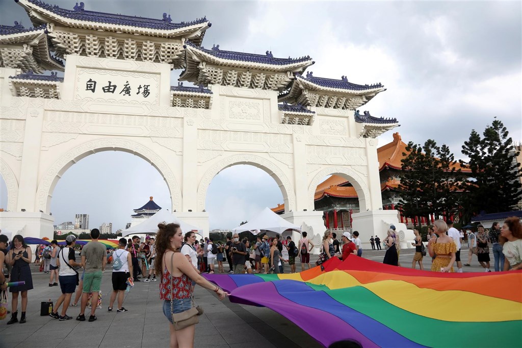 非政府人權組織CIVICUS發布「2020年受威脅的公民力量報告」,報告指出,台灣在2020年6月舉辦了全世界少有的同志大遊行。(路透社)