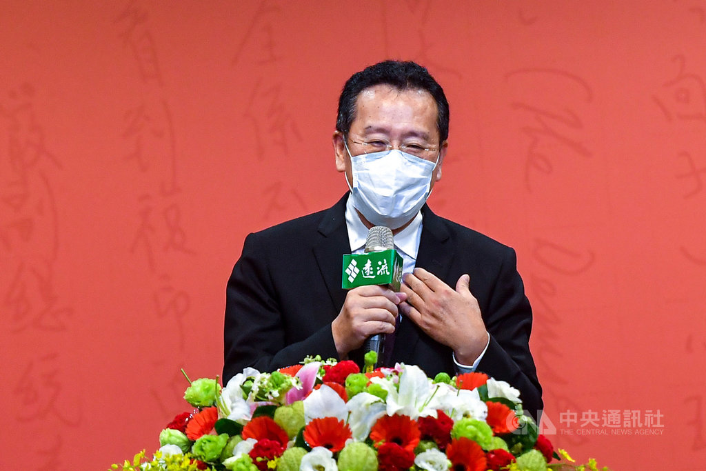 「民主的浪漫之路:雷震傳」10日在台北舉行新書發表會,國安會秘書長顧立雄致詞時開玩笑說,首先要聲明,今天絕不是以國安會「頭子」身分被邀請,而是雷震基金會諮詢委員會前召集人的身分。中央社記者鄭清元攝 109年12月10日