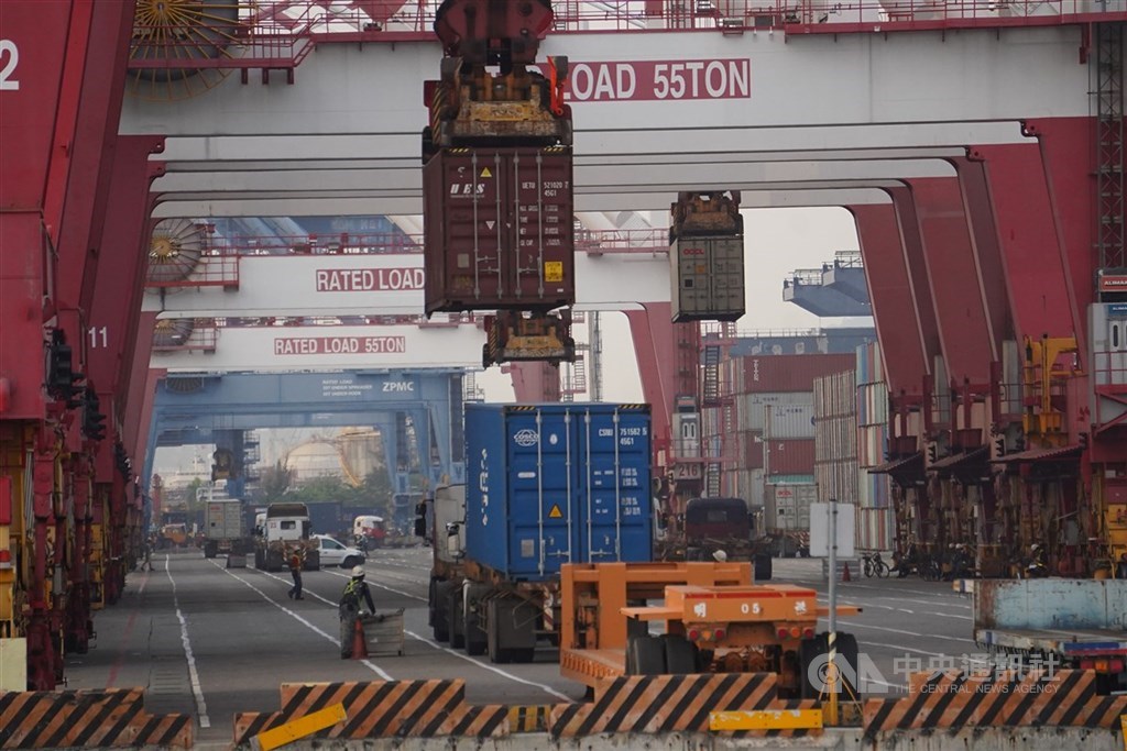 經濟部公布11月外銷訂單統計為577.8億美元,年增29.7%,不僅創下連9紅紀錄,也刷下歷年單月新高。(中央社檔案照片)