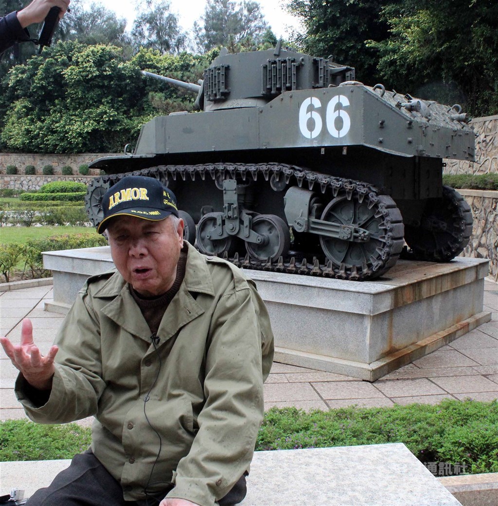 Xiong Zhenqiu, the tank gunner who fired the first gun in the Battle of Guningtou 71 years ago, died early on the 25th and enjoyed his 90-year life.  (Central News Agency file photo)