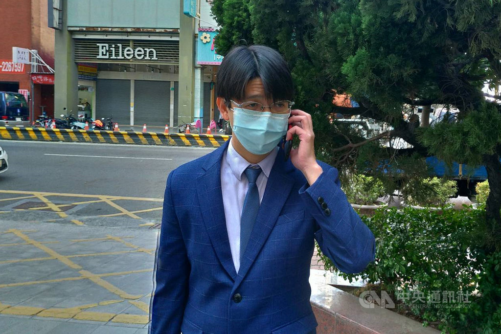 台南高分院4日開庭審理鄭姓男子涉嫌持刀殺害嘉義鐵路警察案,以證人身分傳喚主持精神鑑定的台中榮民總醫院嘉義分院精神科醫師沈正哲出庭(圖)作證。(讀者提供)中央社記者楊思瑞台南傳真 110年1月4日