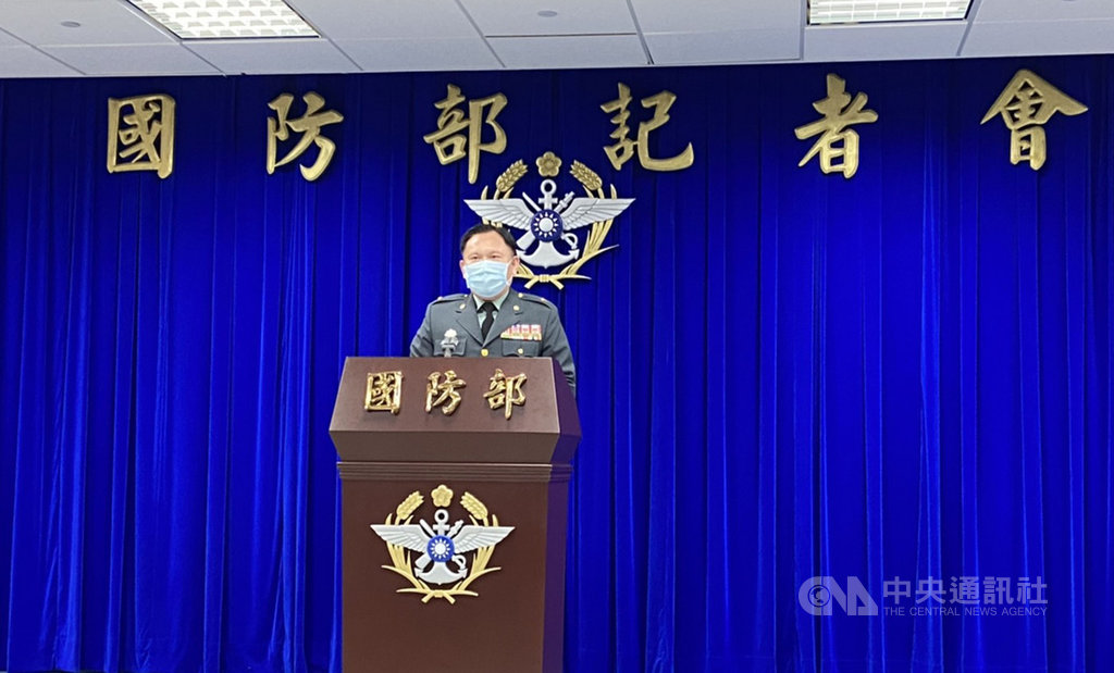 國防部發言人史順文5日表示,有關部長人事,屬於總統權責,目前都一切正常,有關臆測的人事訊息,國防部並無所悉,也不做任何評論。中央社記者陳俊華攝 110年1月5日