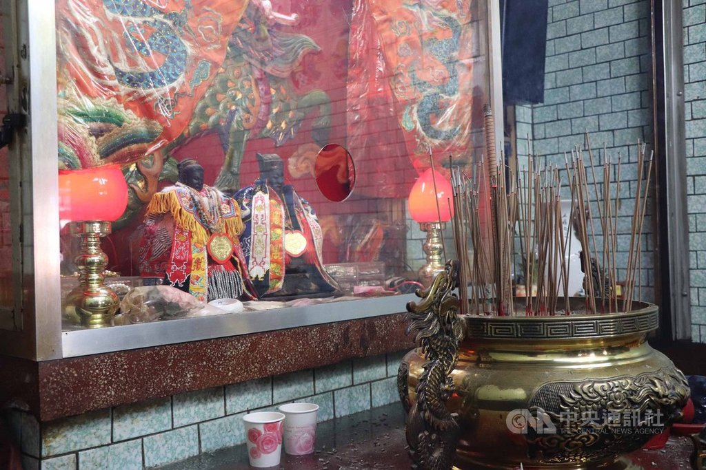 台中福德祠土地公婆牽手百年廟方辦慶典祈庇佑 地方 中央社cna 台中福德祠土地公婆牽手百年廟方辦慶典祈庇佑 地方 中央社cna
