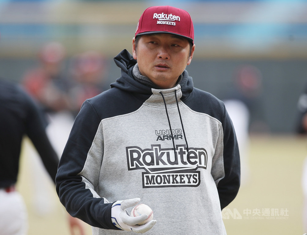 中職樂天桃猿教頭曾豪駒(圖)12日表示,新球季會開放年輕選手競爭,桃猿隊今年增設首席教練,盼借重林振賢的經驗。中央社記者張新偉攝 110年1月12日