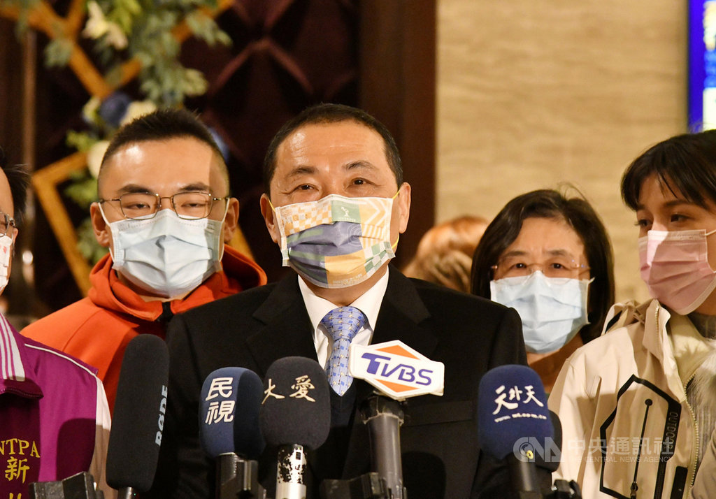 前瞻2.0預算停車場補助傳由桃園、台南獲得。新北市長侯友宜(左2)18日表示,會繼續爭取,不會氣餒。中央社記者王鴻國攝 110年1月18日