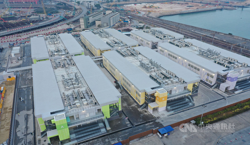 北京當局為協助香港抗疫而援助興建的一所臨時醫院近日落成,港府正爭取這所用於隔離醫治2019冠狀病毒疾病(COVID-19)病患的醫院於2月投入使用。(港府新聞處提供)中央社記者張謙香港傳真 110年1月21日