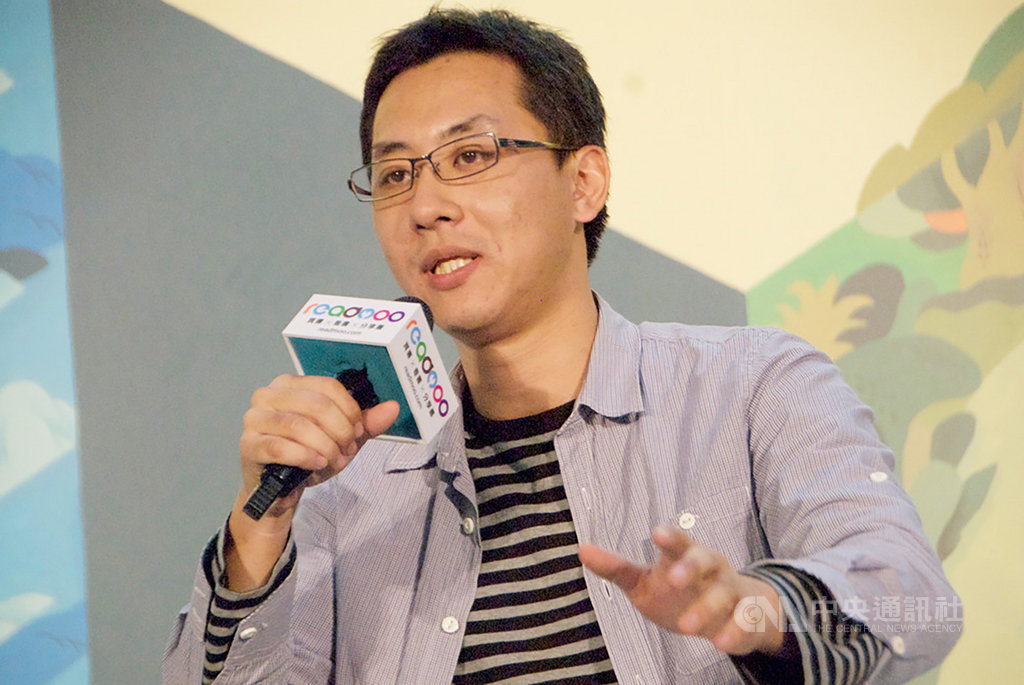 科學社群網站PanSci泛科學攜手生活類網站共推「#願讀力與你同在」線上共讀計畫,預計26日登場。泛科知識公司知識長鄭國威表示,「聽到台北國際書展停辦消息,當下覺得可惜,也與同事商量,希望透過線上策展讓大家在年節前與好書相遇」。(鄭國威提供)中央社記者趙靜瑜傳真 110年1月23日