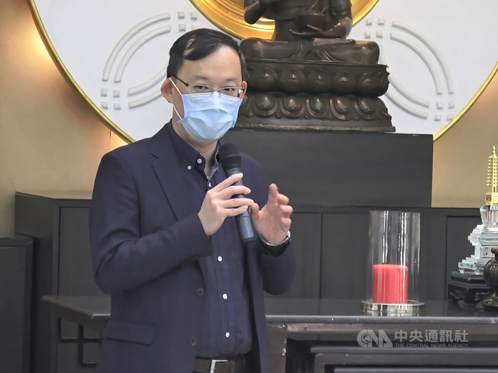 駐印度代表處副代表陳牧民26日在今年印度首次華語文能力測驗結束後致詞,期盼下半年台印學生與教育交流順利恢復。中央社記者康世人新德里攝 110年1月26日