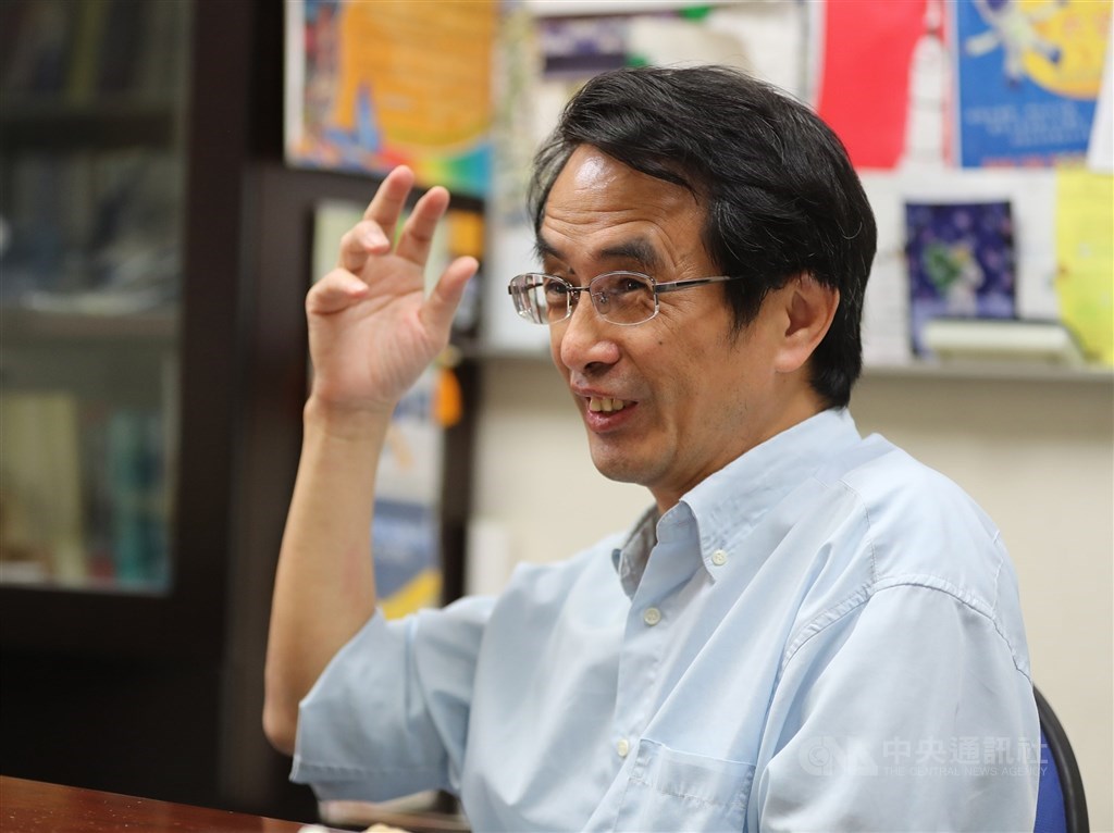 交通大學前瞻火箭研究中心主任吳宗信8月1日將接任太空中心主任。他表示,太空產業附加價值高,希望台灣可以發展太空經濟成為另一座護國神山。(中央社檔案照片)