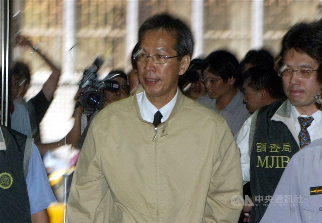 前新光醫院副院長黃芳彥(中)胞弟黃重彥28日證實,黃芳彥日前在美國加州身亡。(中央社檔案照片)