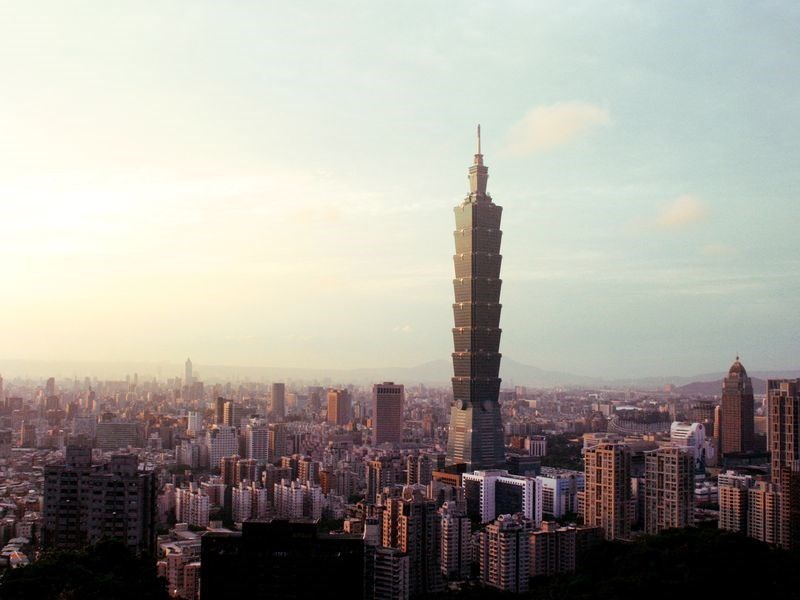 國際透明組織(TI)28日公布2020年全球清廉印象指數(CPI),台灣得到65分,排名第28,顯示台灣近年來持續改善與進步。(圖取自Unsplash圖庫)