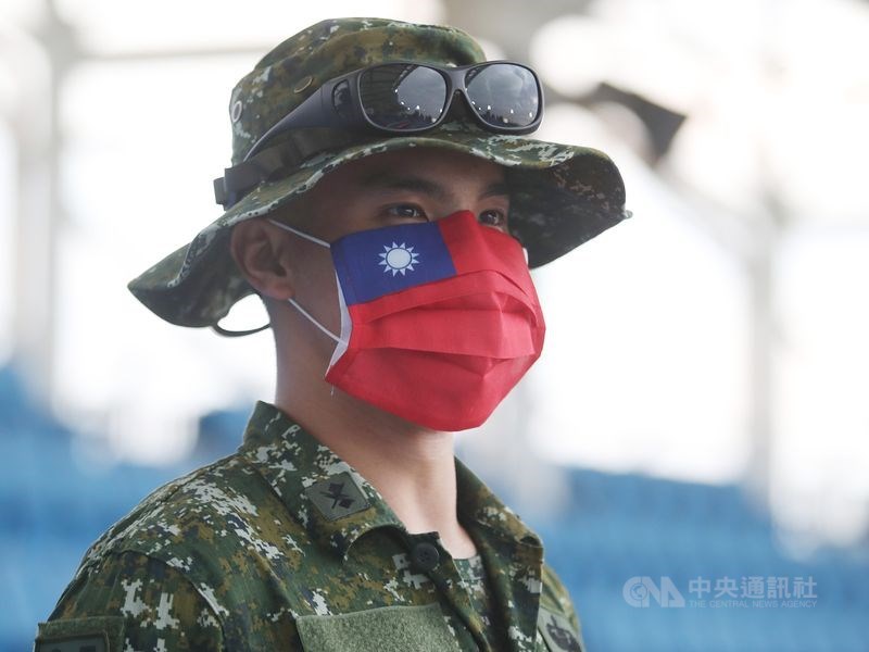 行政院30日表示,更改國徽是高度政治性的議題,必須審慎評估各方衝擊,從長計議。(中央社檔案照片)