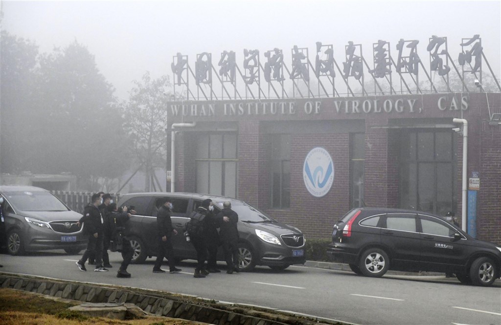 前美國國務卿蓬佩奧與華人智囊余茂春投書華爾街日報,指控中共對病毒研究著迷,卻不重視實驗室生物安全規範。圖為武漢病毒研究所。(共同社)