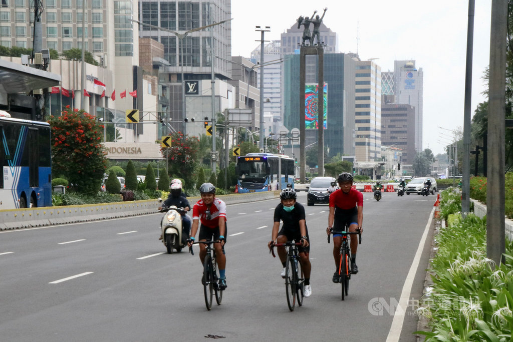 為健康騎上路 疫情帶動雅加達改善單車環境 | 國際 | 中央社 CNA
