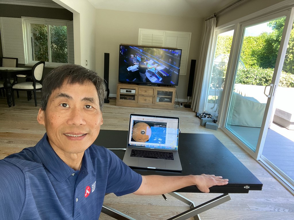 美國國家航空暨太空總署噴射推進實驗室台裔工程師嚴正與團隊未來3個月,將在加州巴沙迪納的控制中心操控火星探測車「毅力號」。(嚴正提供)中央社記者林宏翰洛杉磯傳真 110年2月20日