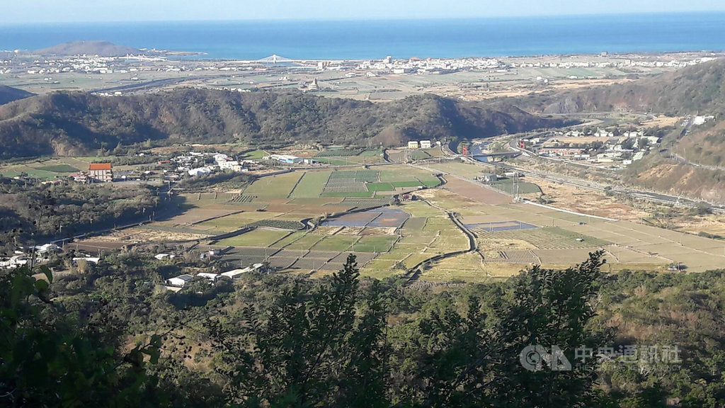 屏東縣政府表示,車城鄉四重溪休閒農業區獲農委會公告劃定,面積共415.1713公頃,區域內農作種類多元,具備熱帶農業特色,亦發展出在地特色農產品。(屏東縣政府提供)中央社記者郭芷瑄傳真 110年2月20日